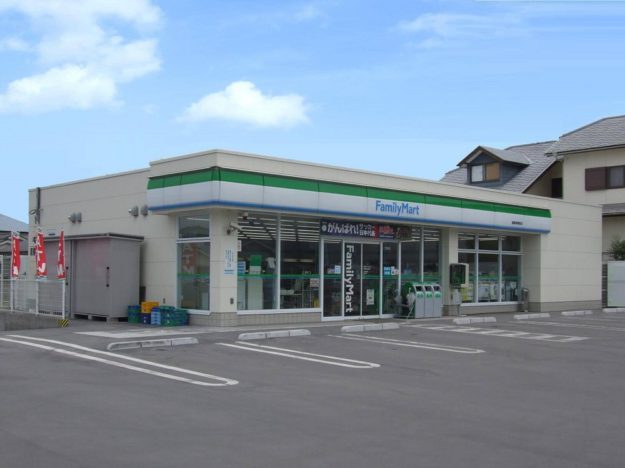 ファミリーマート慈眼寺駅前店